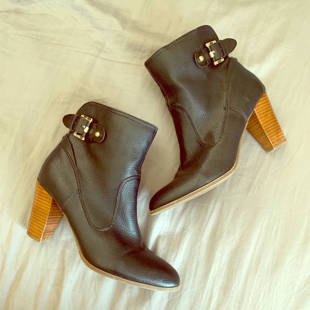 Tommy Hilfiger black leather booties